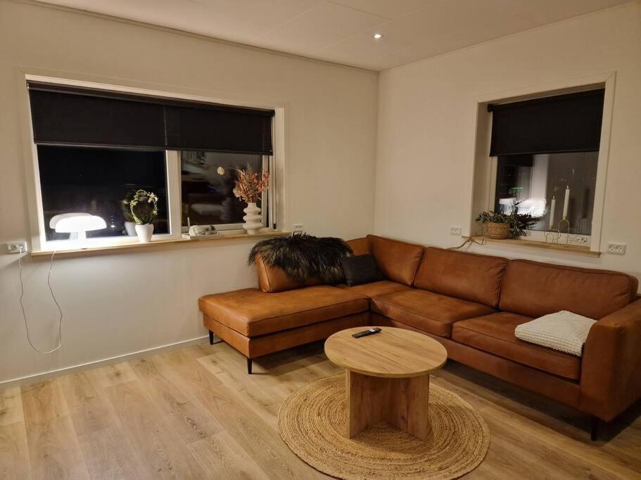Apartamento New Flat With Hot Tub - No3 Oyndarfjordur Exterior foto
