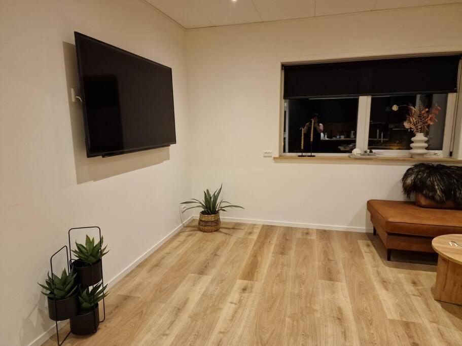 Apartamento New Flat With Hot Tub - No3 Oyndarfjordur Exterior foto