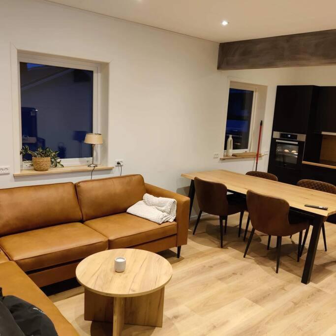 Apartamento New Flat With Hot Tub - No3 Oyndarfjordur Exterior foto